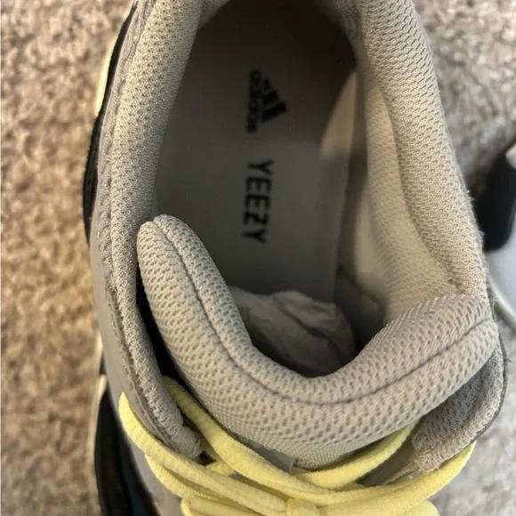 Yeezy Boost 700 “Wave Runner” - Picture 5 of 8